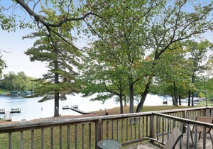 Adorable, motel-style rental w/ shared dock & sports courts - dogs welcome!
