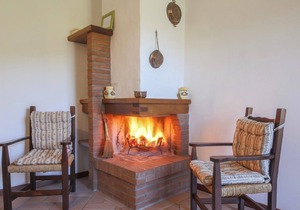 Agriturismo Lisciano Niccone, with pool and spa, Apartment Fornacino