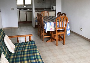 Air-conditioned apartment close to the page, wifi, private parking. 4 Pax