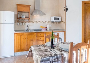 Air-Conditioned Apartment Close to the Beach with Pool, Terrace, Garden & Wi-Fi