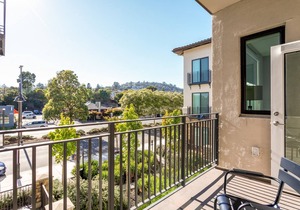 Airy San Carlos 2BR w/Rooftop Lounge, near Silicon Valley, by Blueground