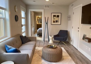 Alberta Arts Private Apartment!