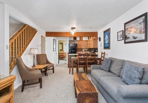 Alpenblick 1, Three Level Townhouse with Fireplace, Private Balcony, and Great Location