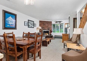 Alpenblick 1, Three Level Townhouse with Fireplace, Private Balcony, and Great Location