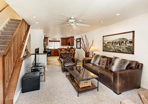 Alpenblick Unit 18, Spacious Remodeled Townhouse with Great Location