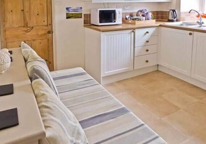 ALPINE COTTAGES NO. 4, pet friendly, luxury holiday cottage in Reeth