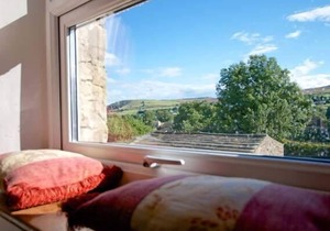 ALPINE COTTAGES NO. 4, pet friendly, luxury holiday cottage in Reeth
