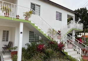 Amazing 2-Bedroom Apt, Sleeps 3, Warm & Cosy