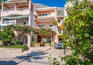 Amazing apartment in Igrane with WiFi