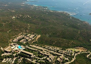 Amazing apartment in Olbia with shared pool