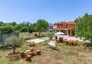 Amazing Apartment In Pula With Wifi