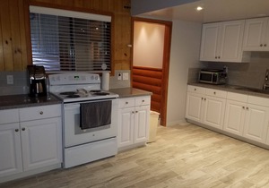 Amazing Get-Away on the Creek. Enjoy the sound of Christopher Creek steps away!