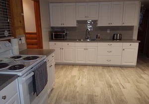 Amazing Get-Away on the Creek. Enjoy the sound of Christopher Creek steps away!