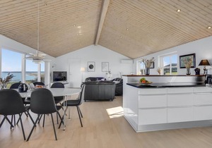 Amazing home in Faaborg with WiFi