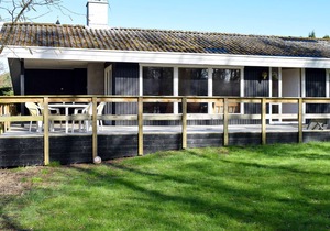 Amazing home in Græsted with kitchen