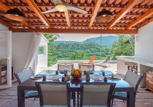 Amazing home in Zvecanje/Gata