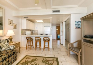 AMAZING VIEW*RIGHT ON BEACH*ASK FOR DATES*POOL*HOT TUB*WiFi!*Tennis