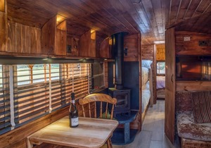 American School Bus - 1 Bedroom - Blossom Farm - Tiers Cross