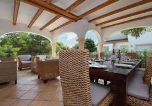 Anngo Dos by Aguilarent