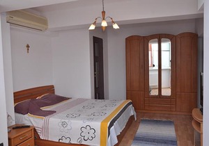 Ap. 61b Linda Residence