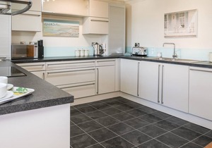 APARTMENT 19, pet friendly, with a garden in Morfa Nefyn