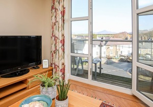 APARTMENT 19, pet friendly, with a garden in Morfa Nefyn