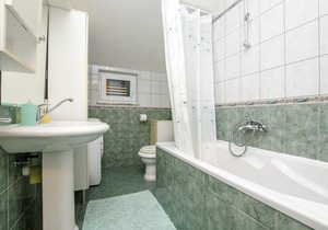 Apartment and Rooms Mate