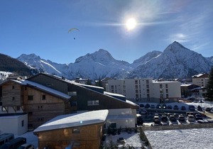 Apartment at the foot of the slopes facing south
