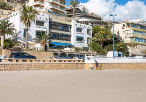 Apartment "Casa Blanca 4" with Sea View, Terrace, A/C & Wi-Fi