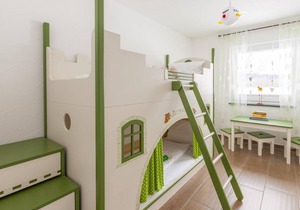 Apartment ∙ Ferienwohnung Villa Waldmärchen, 75qm, 2 Schlafzimmer, max. 2 Erwachsene und 4 Kinder