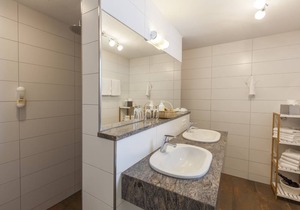 Apartment ∙ Ferienwohnung Villa Waldmärchen, 75qm, 2 Schlafzimmer, max. 2 Erwachsene und 4 Kinder