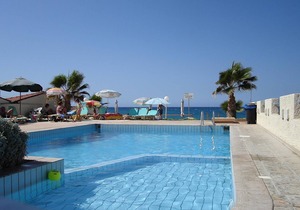 Apartment for 4 persons, swimming pool, near the beach