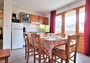 Apartment for 8 with balcony, near shops and slopes, ski locker