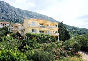 Apartment Gojko - 50 m from the beach: A2(6) - Zivogosce, Riviera Makarska, Croatia