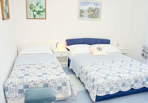 Apartment Gojko - 50 m from the beach: R4(3) - Zivogosce, Riviera Makarska, Croatia