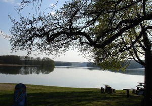 Apartment in a quiet location, 2 minutes walk. to the lake, 10 km before the Landesh. Schwerin