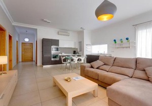 Apartment In Fort Cambridge with Pool