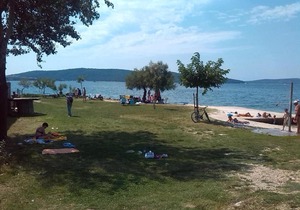 Apartment in Kaštel Sucurac with sea view, balcony, air conditioning, Wi-Fi (585-3)