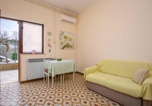 Apartment in Vrvari with One-Bedroom 1