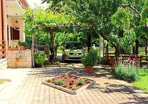 Apartment in Vrvari with One-Bedroom 3