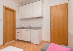 Apartment Ivi - 100 m from pebble beach: A1(2+2) - Drasnice, Riviera Makarska, Croatia