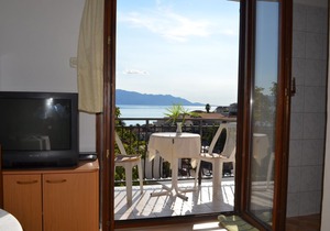 Apartment Jozo - 150 m from pebble beach: A2(2) - Gradac, Riviera Makarska, Croatia
