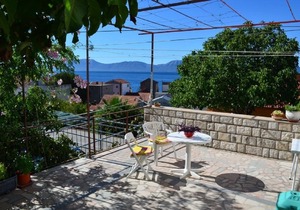 Apartment Jozo - 150 m from pebble beach: A3(2) - Gradac, Riviera Makarska, Croatia