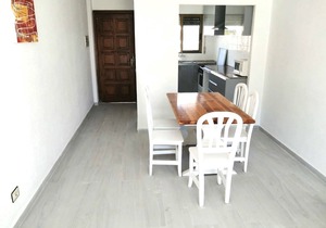 Apartment near the beach, shared pool, wifi, private parking.