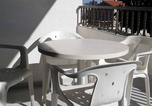 Apartment near the beach, shared pool, wifi, private parking.