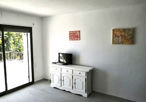 Apartment near the beach, shared pool, wifi, private parking.