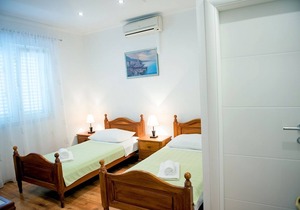 Apartment Robi - 50m from beach R3(2) - Podstrana, Riviera Split, Croatia