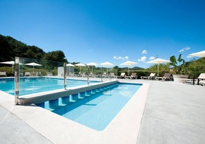 Apartment Ses Veles 1 dormitorio close to the Beach with Sea View, Pool, Wi-Fi & Garden