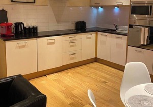 Apartment - Sleeps 4 - Balcony - Parking - Pets Ok