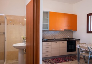 Apartment 'Villa Maddalena - Monolocale 2' close to the Sea with Garden & Wi-Fi